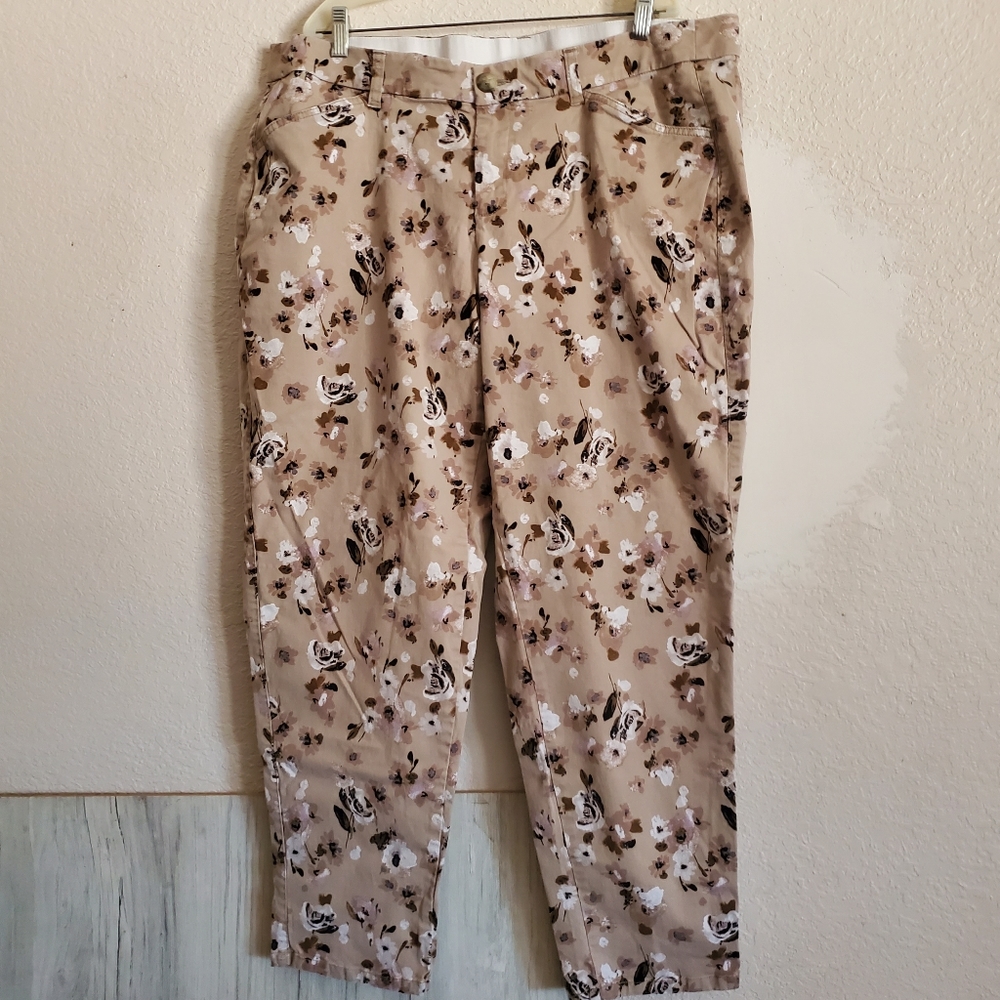 Lane Bryant Women's 18 Floral Tapered Jean